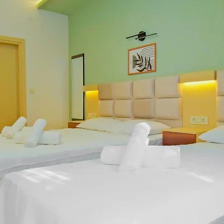 Yalim Hotel *
